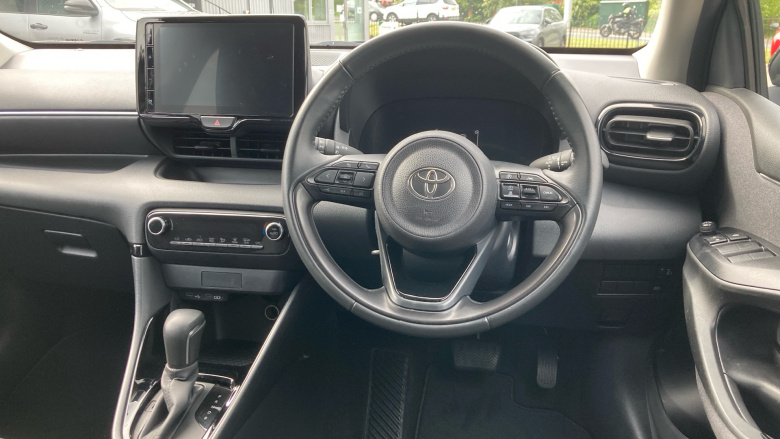 Toyota Yaris 1.5 Hybrid Design 5dr CVT Hybrid Hatchback